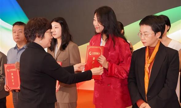 喜报！九垓装备荣获2025年度十大纺织创新产品大奖！